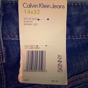 NEW Calvin Klein Jeans.  “Skinny Flare”.
